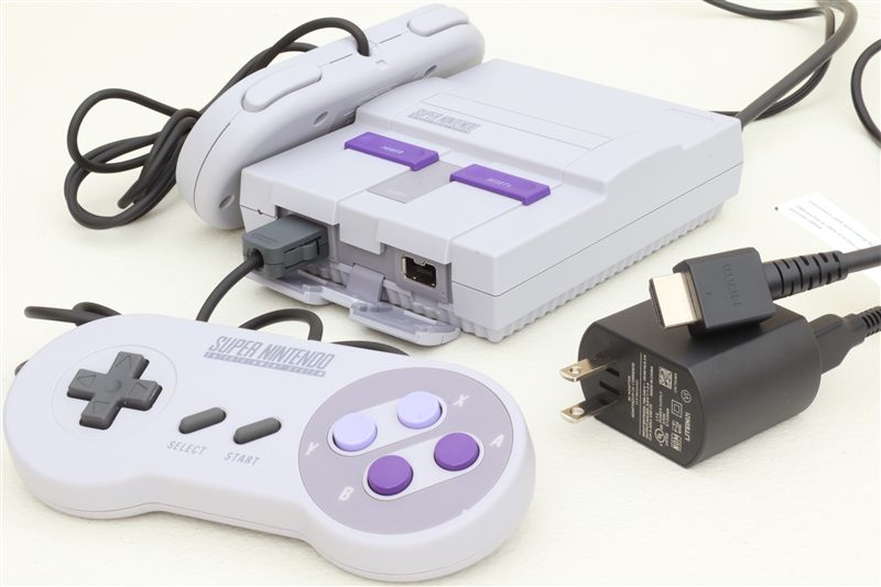Super Nintendo Classic Mini — view 2